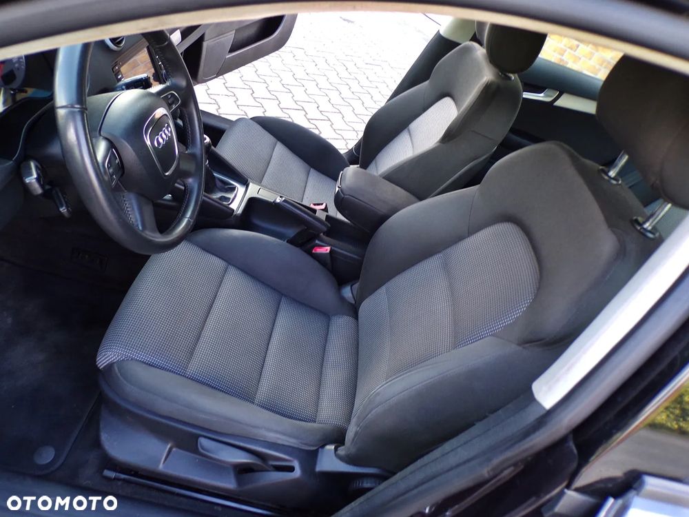 Audi A3 Sportback 1.4 TFSI Ambiente - 24