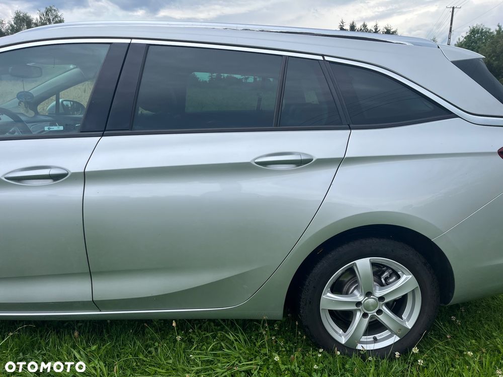 Opel Astra 1.6 CDTI Sport - 4