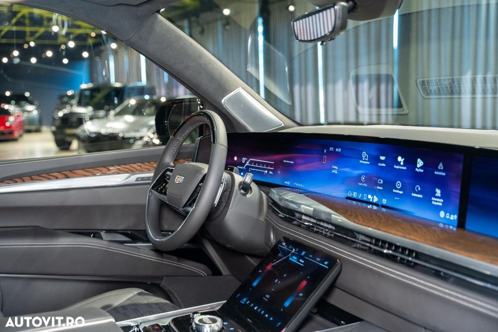Cadillac Escalade - 32