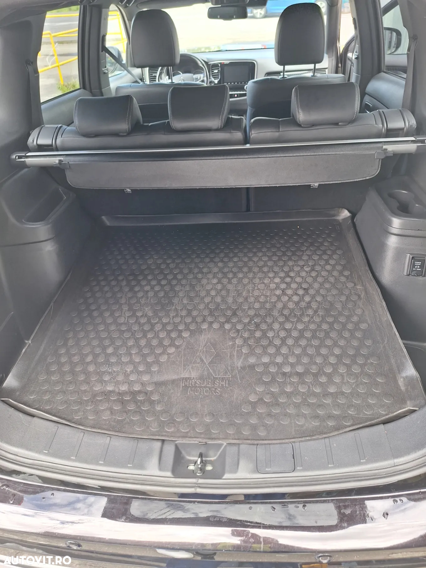 Mitsubishi Outlander 2.4 4WD Plug-In Hybrid Top - 22