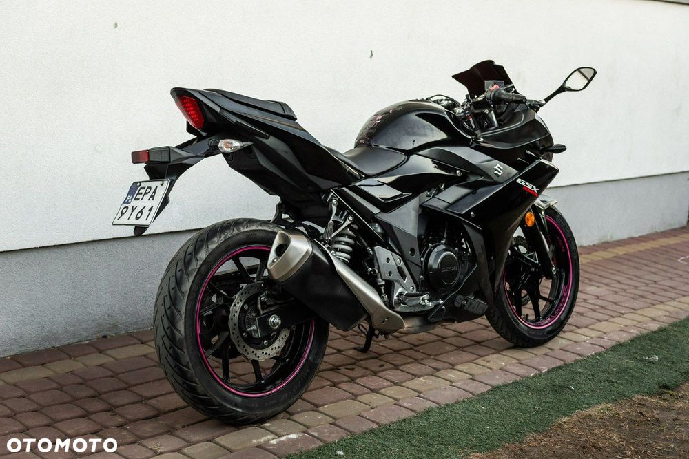 Suzuki GSX-R - 4