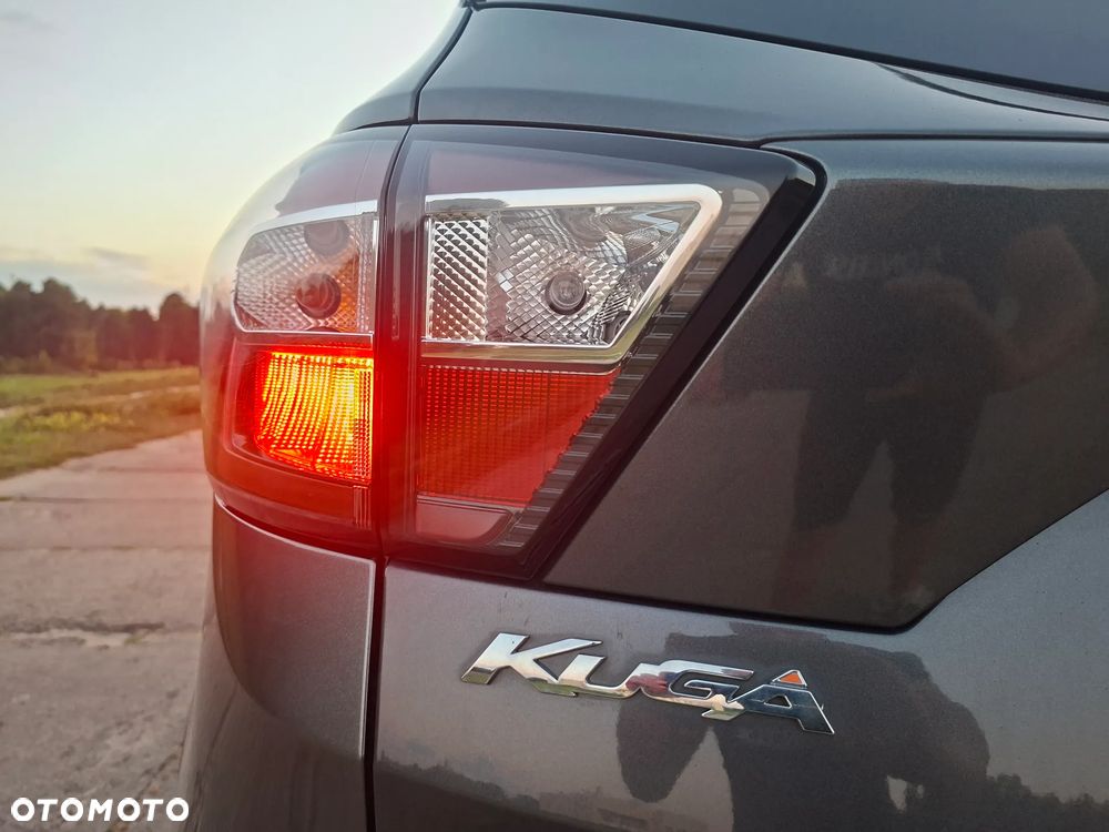 Ford Kuga 2.0 TDCi 2x4 ST-Line - 13