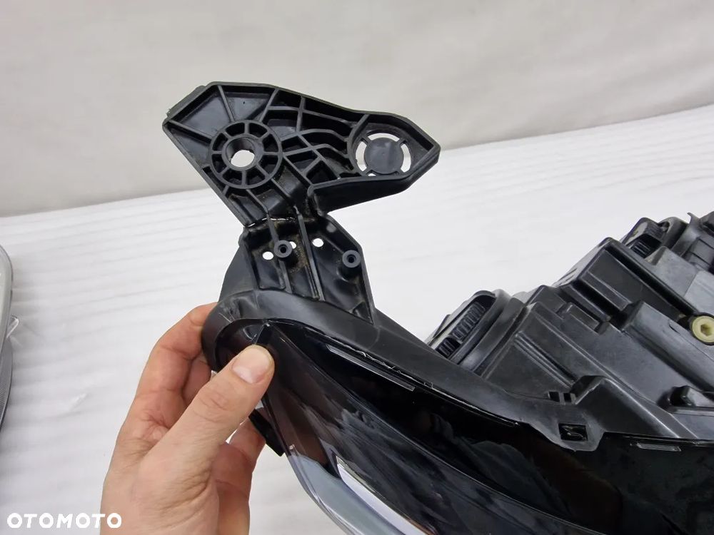 OPEL CORSA F 19- PRAWA ZWYKŁA LAMPA PRZEDNIA PRZÓD , NR 39162649 , NR AUKCJI LL561 - 8