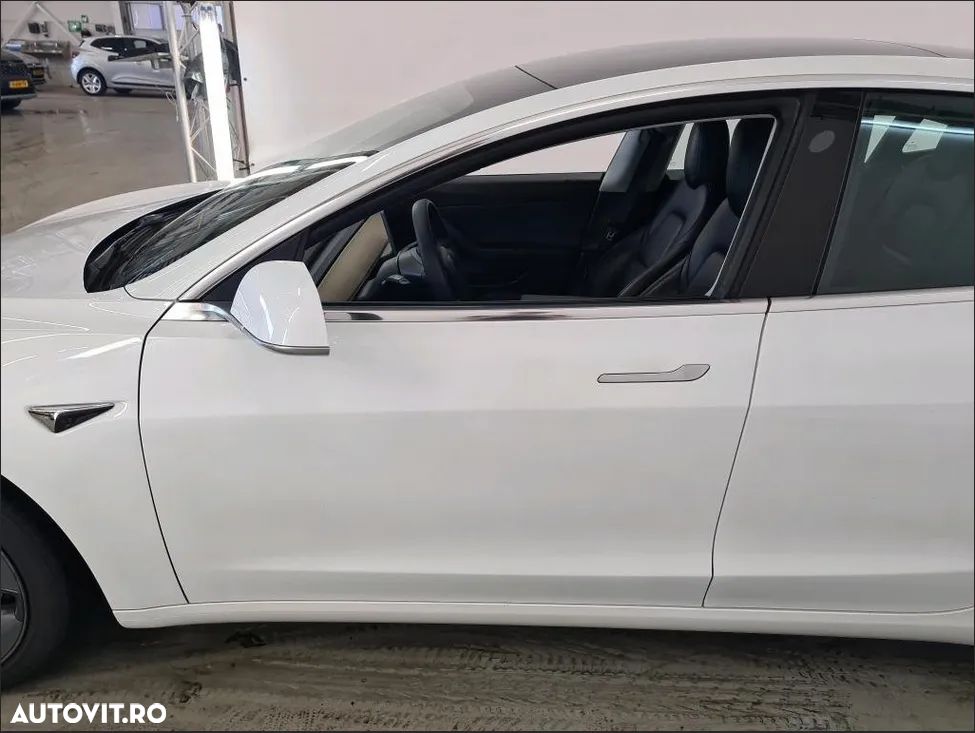 Tesla Model 3 RWD - 4