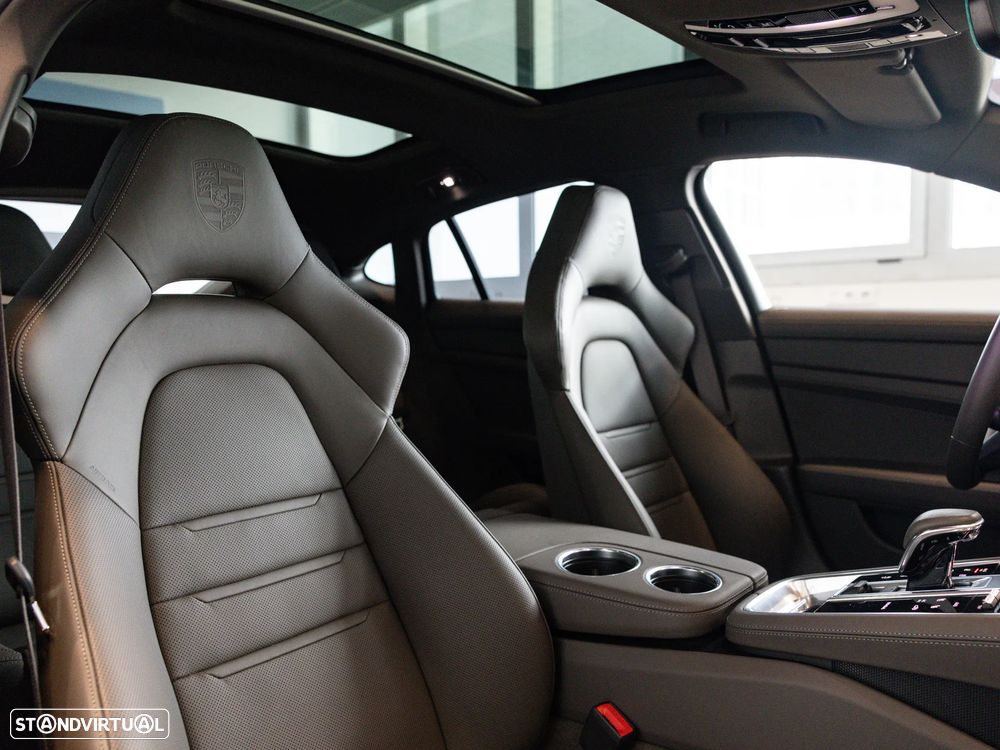 Porsche Panamera 4 E-Hybrid Platinum Edition - 43