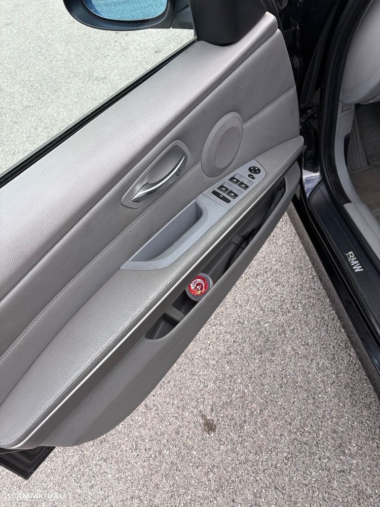 BMW 320 d Navigation - 14