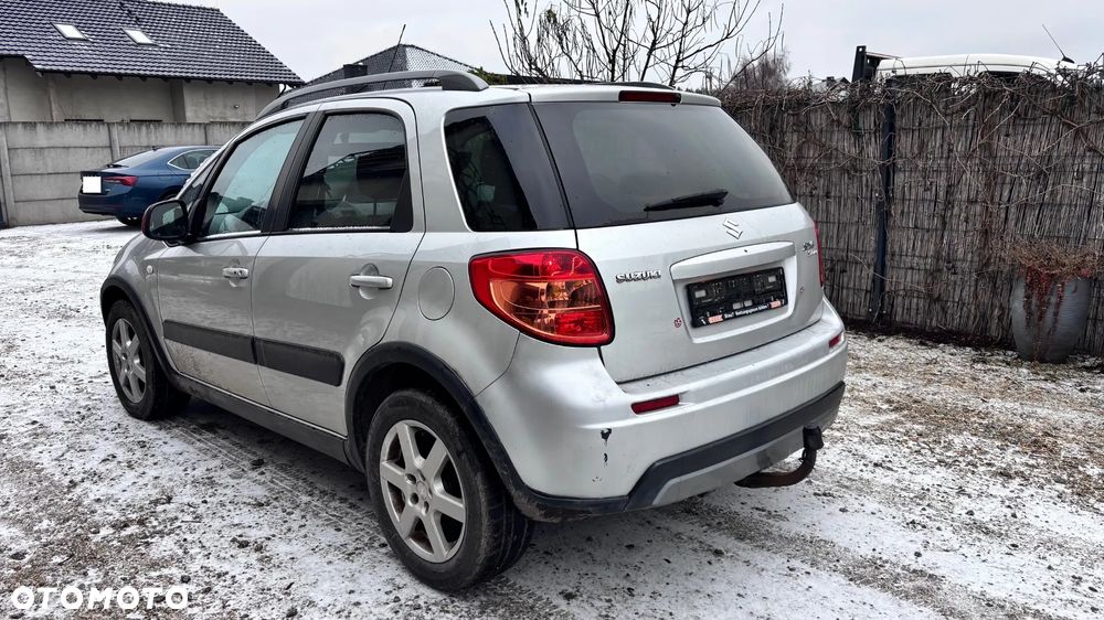 Suzuki SX4 1.6 VVT 4x2 Comfort - 4