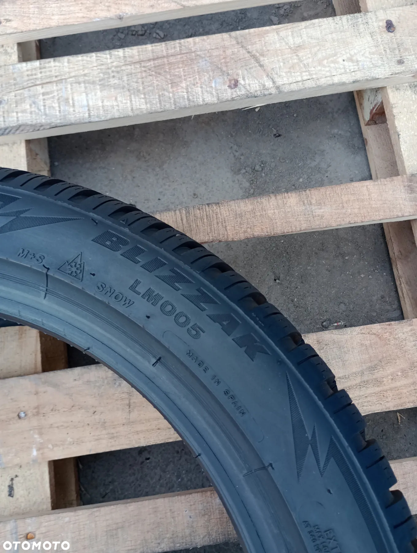 OPONA ZIMOWA 1x 235/45 R18 98V BRIDGESTONE BLIZZAK LM005 2123DOT - 9