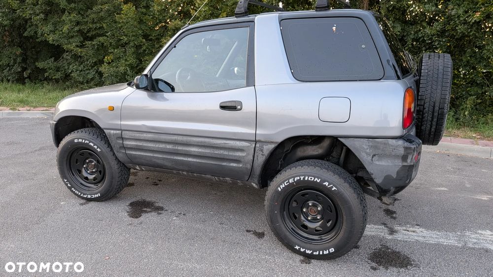 Toyota RAV4 2.0 - 9