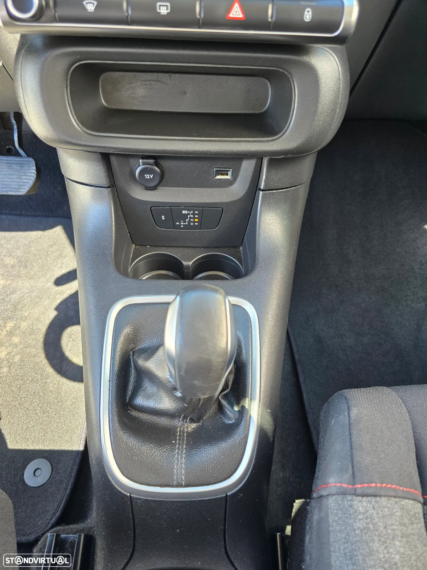 Citroën C3 1.2 PureTech Shine EAT6 - 31