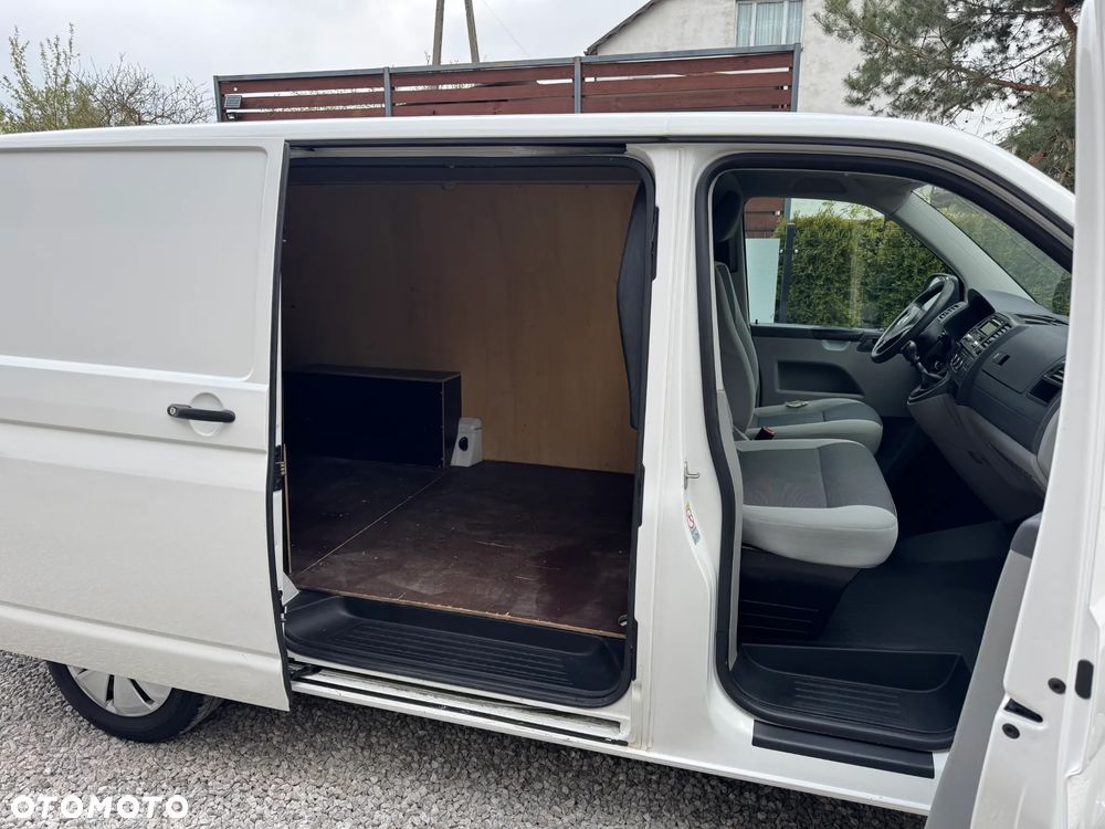Volkswagen VW Transporter T5 LIFT**2.0 TDI Common Rail**Klimatyzacja**Sprowadzony - 8