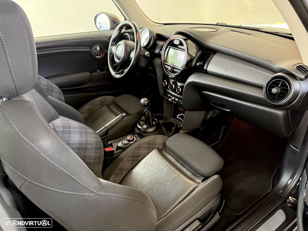 MINI 3 Portas One D - 35