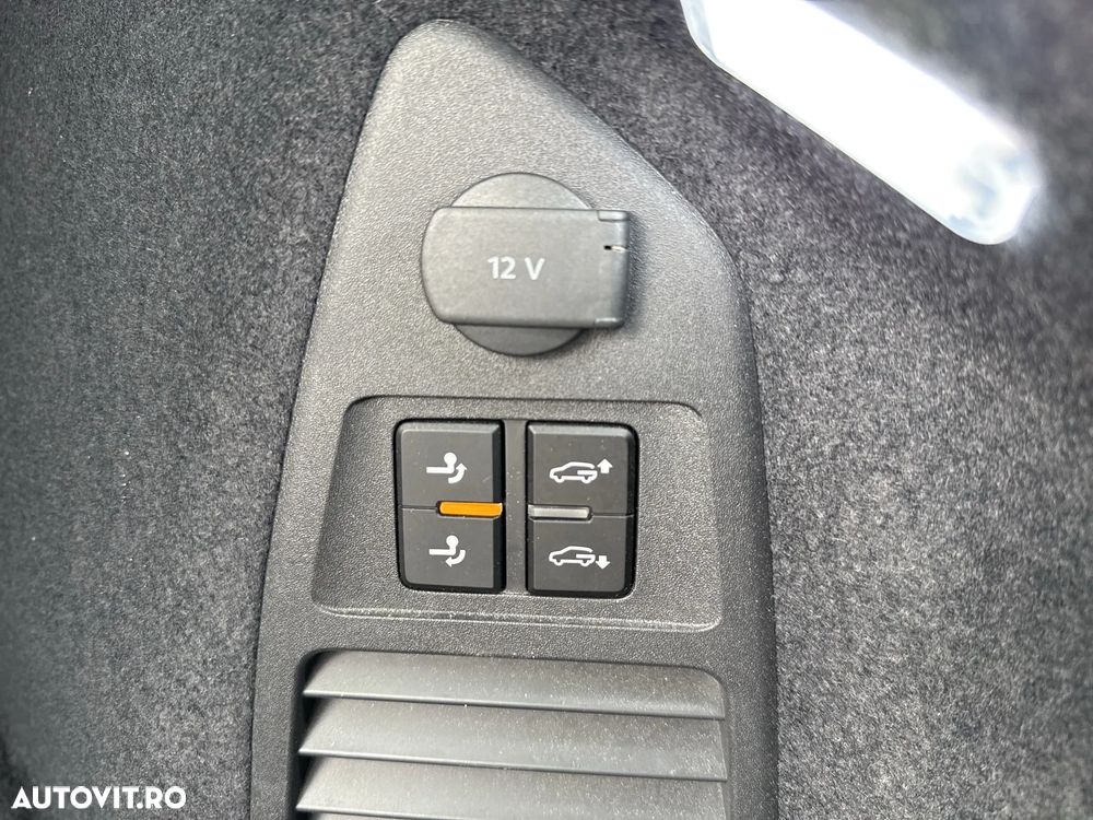 Volkswagen Touareg V6 TDI 4MOTION Elegance - 33