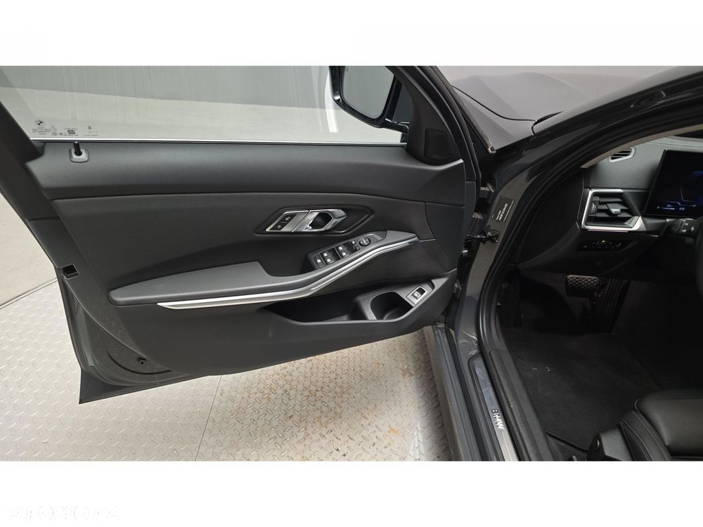 BMW Seria 3 - 17