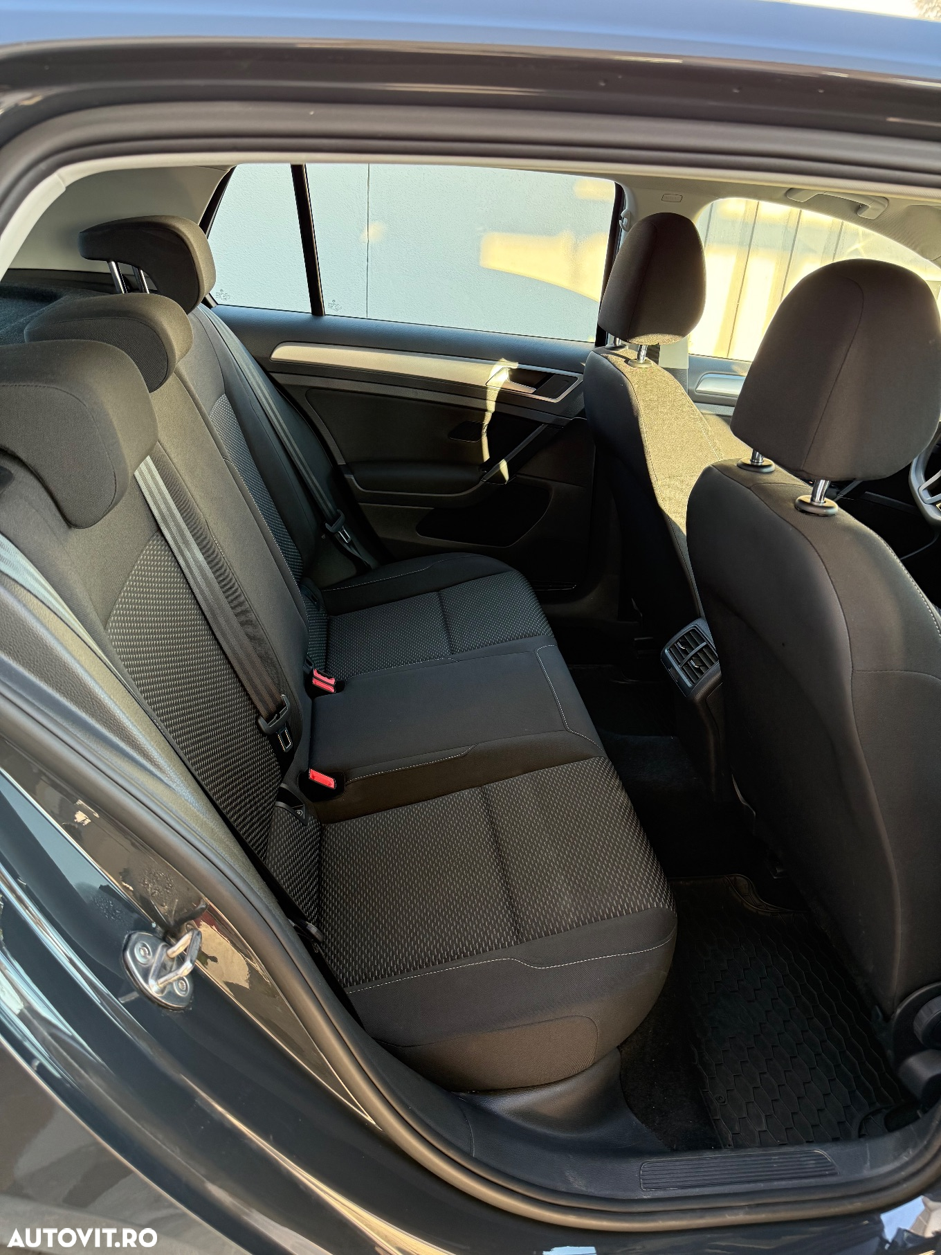 Volkswagen Golf 1.6 TDI Highline - 7