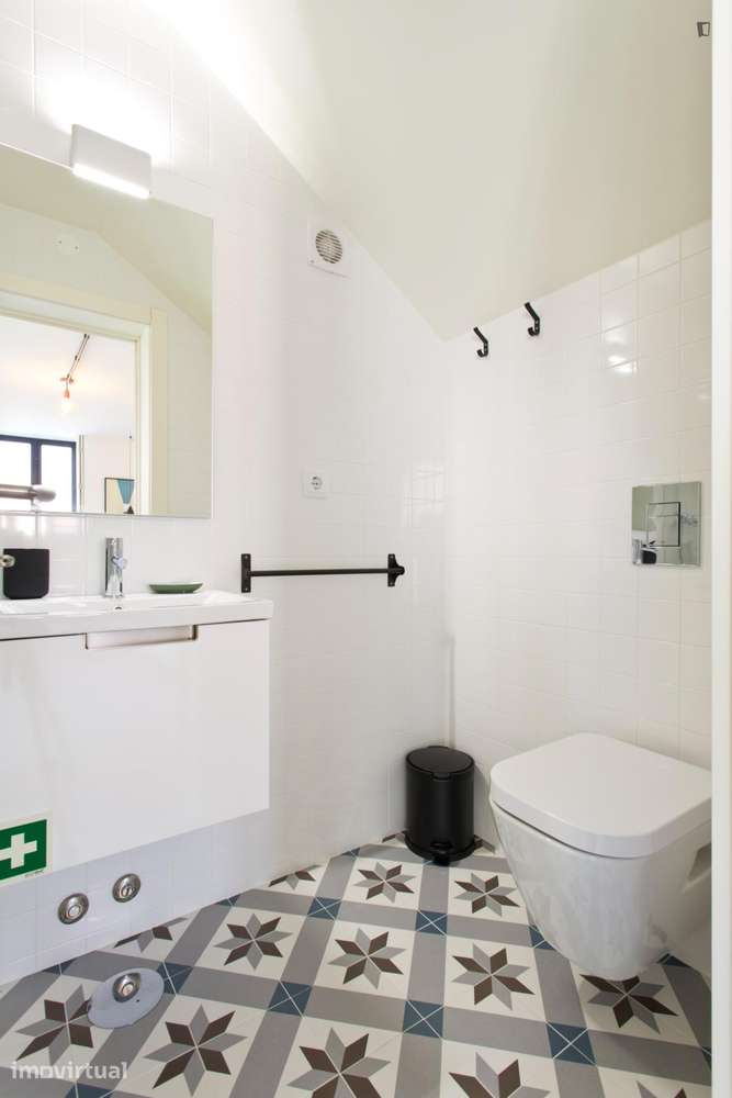 Apartamento com 1 quartos - localizado em Santo Ildefonso Porto - Grande imagem: 2/14