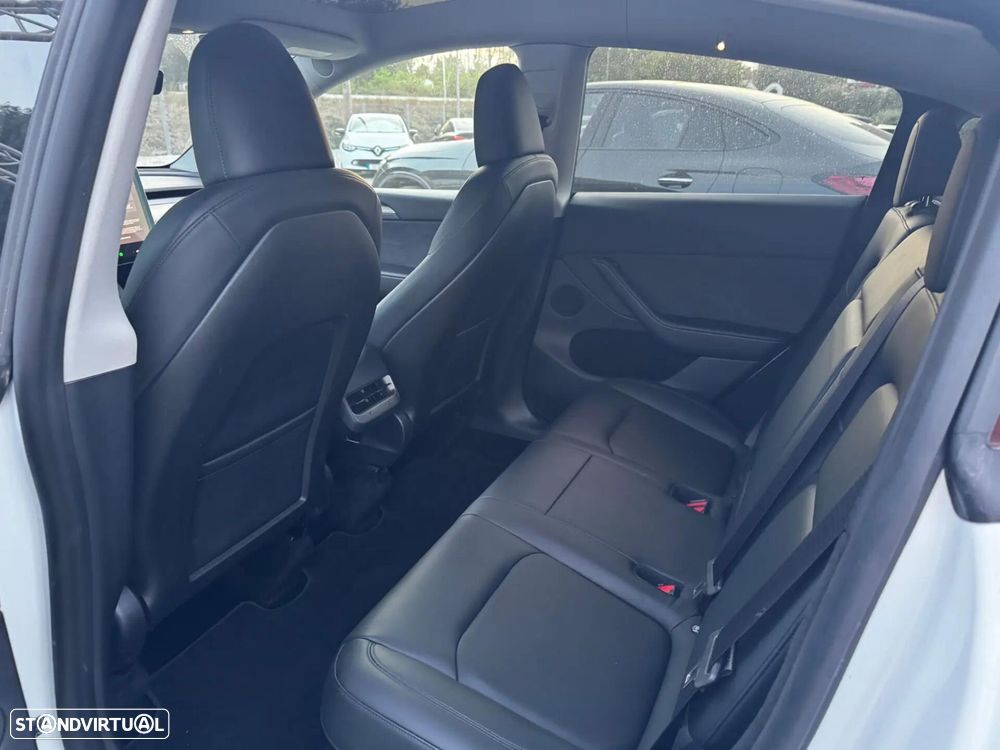 Tesla Model Y Long Range Dual Motor AWD - 19