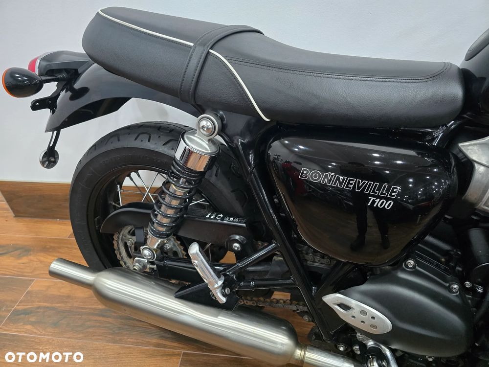 Triumph Bonneville - 27