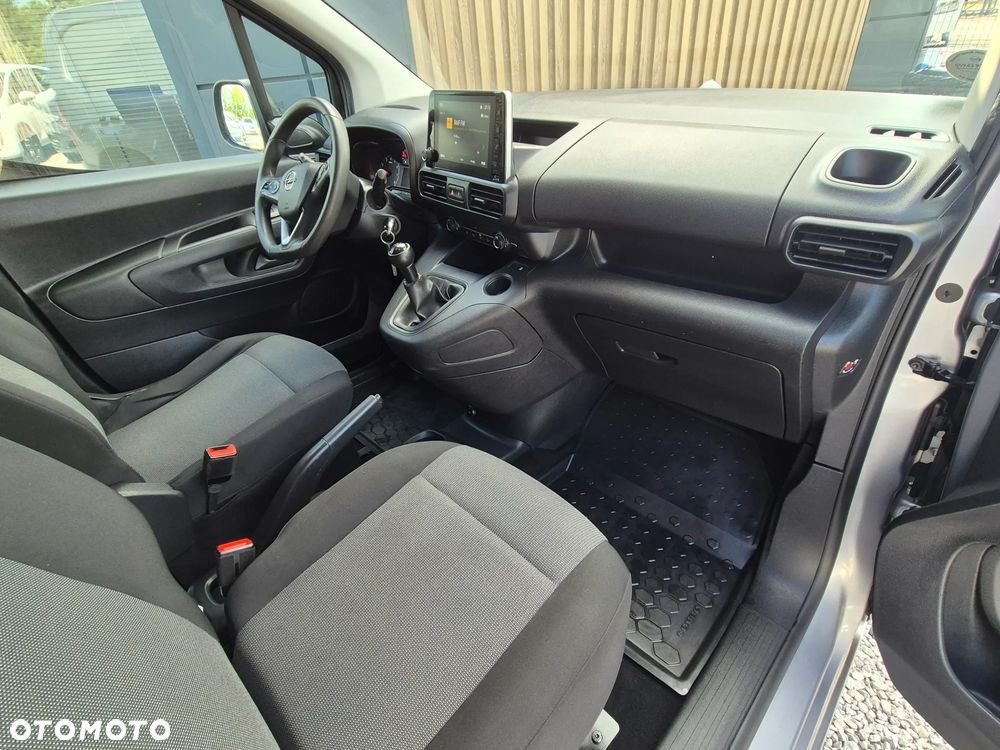Opel COMBO - 31