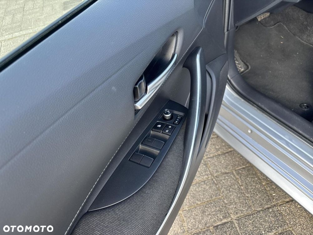 Toyota Corolla 1.8 Hybrid Comfort - 21