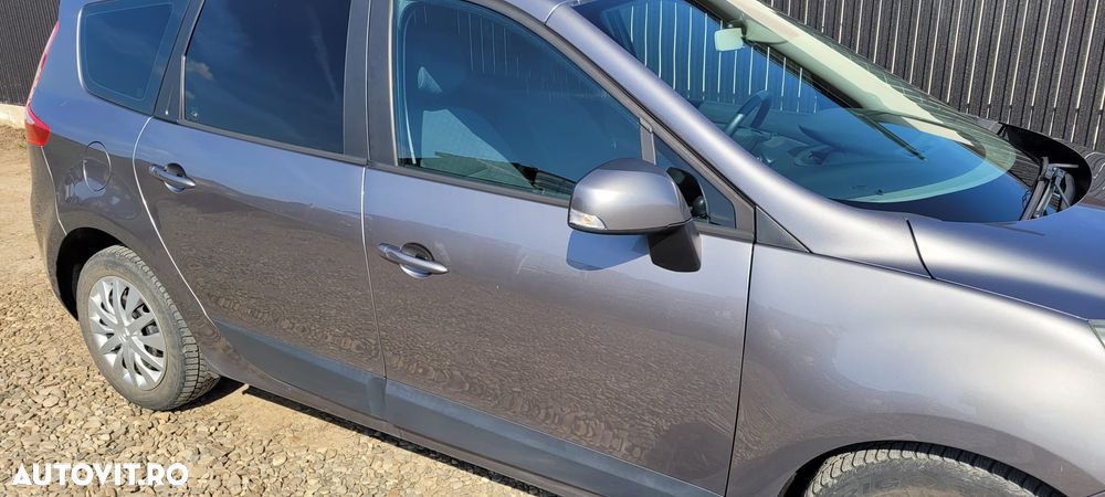 Renault Scenic 1.9 dCi FAP Privilege - 13