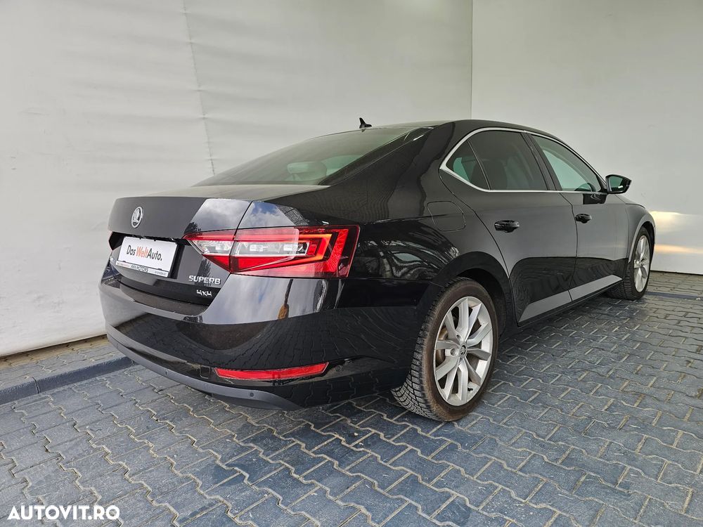 Skoda Superb 2.0 TDI 4X4 DSG Style - 28