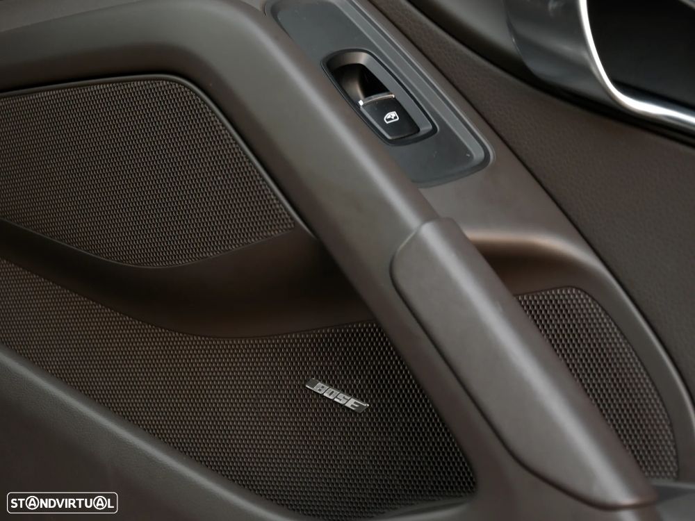 Porsche 718 Cayman 2.0T - 13