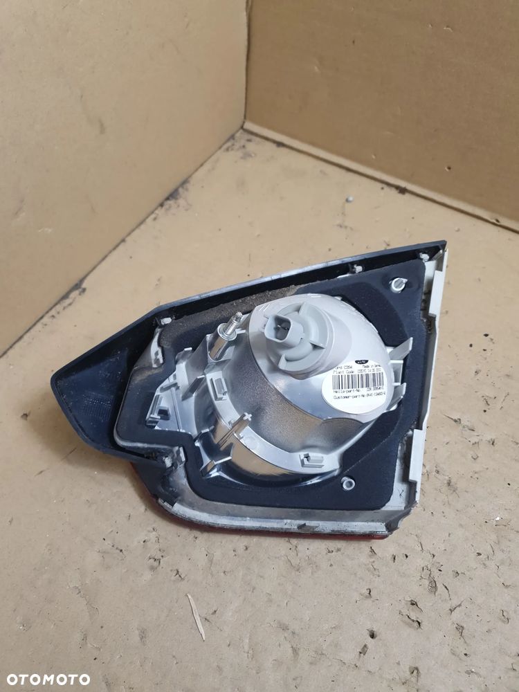 LAMPA LEWA TYŁ TYLNA W KLAPĘ FORD KUGA MK1 08-13R - 4