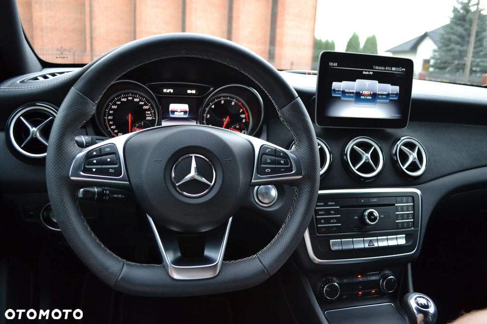 Mercedes-Benz Klasa A 200 AMG Line - 34