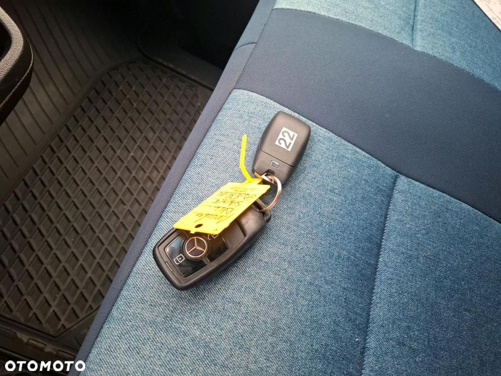 Mercedes-Benz Sprinter - 32