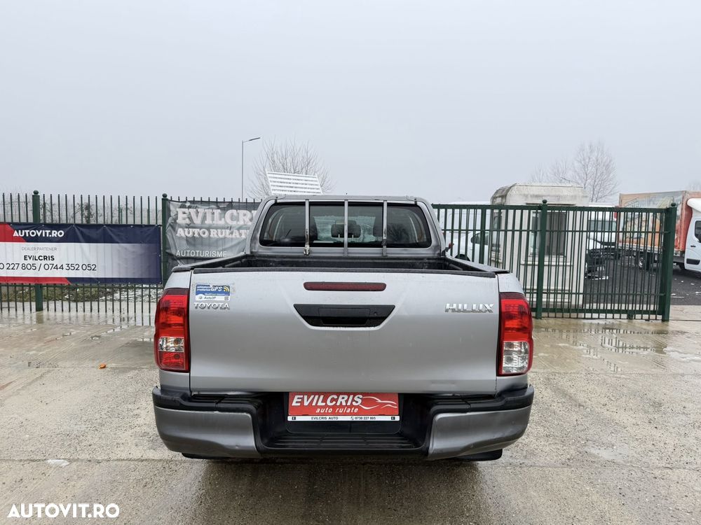 Toyota Hilux 2.4D 150CP 4x4 Double Cab 6MT Comfort - 8