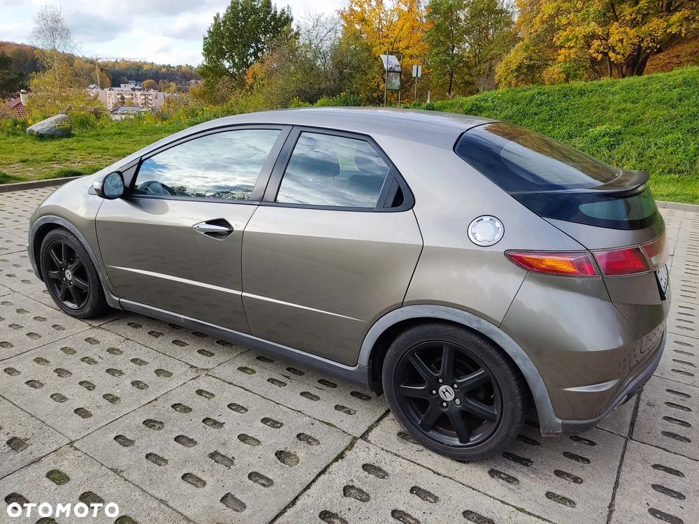 Honda Civic 1.8 Sport - 3