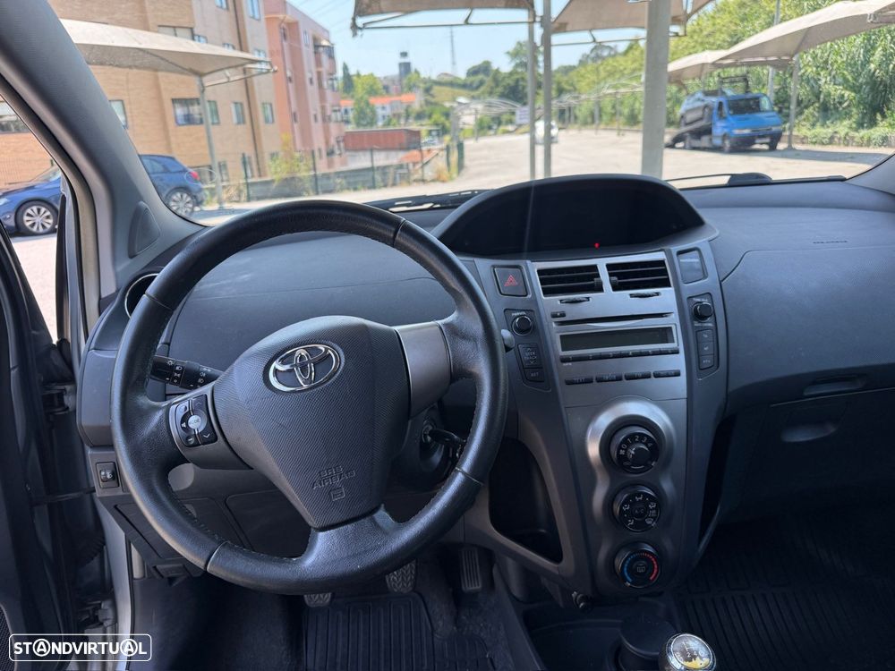 Toyota Yaris 1.0 VVT-i ACtive - 10