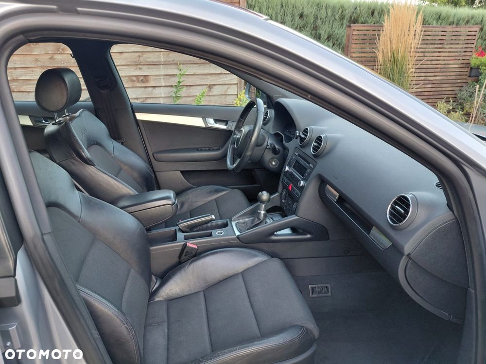 Audi A3 Sportback - 8