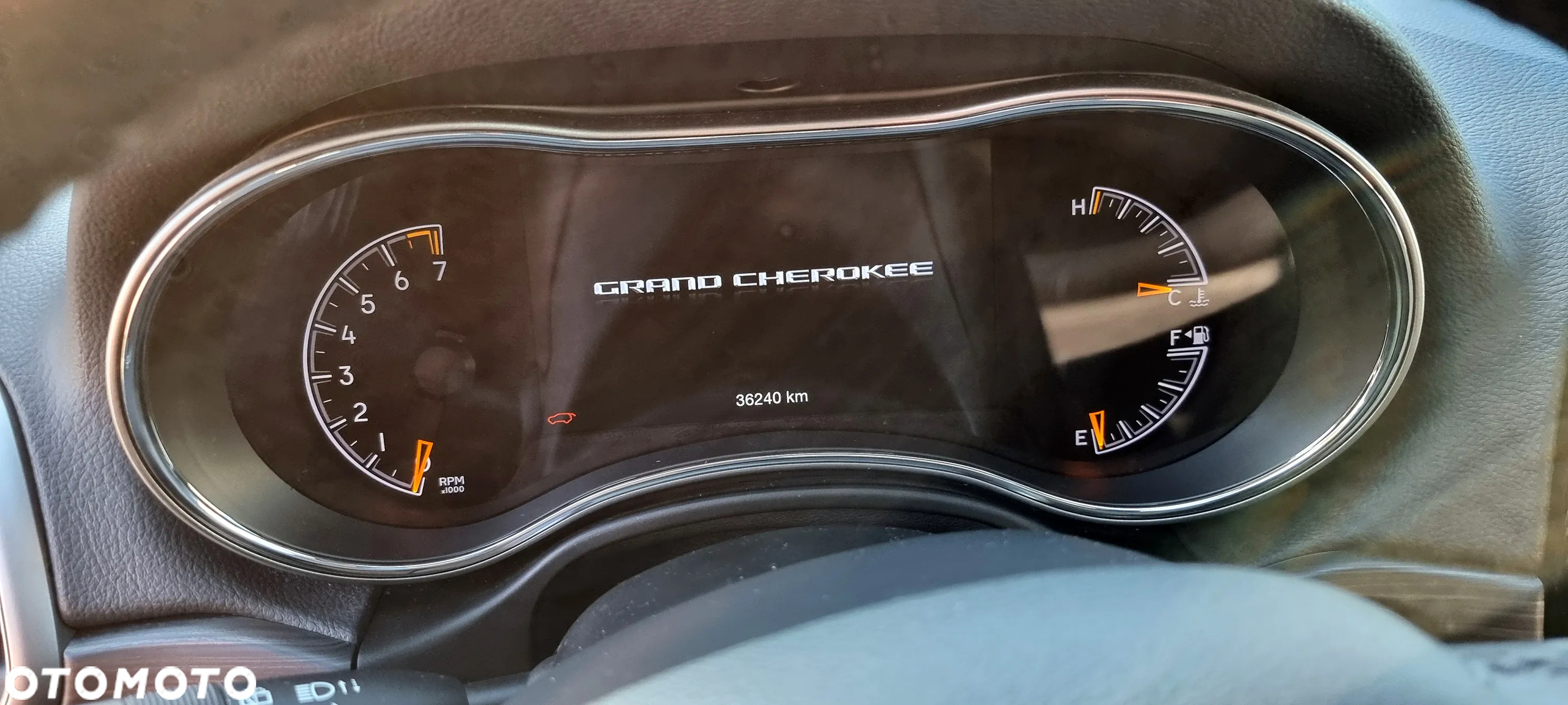 Jeep Grand Cherokee - 13