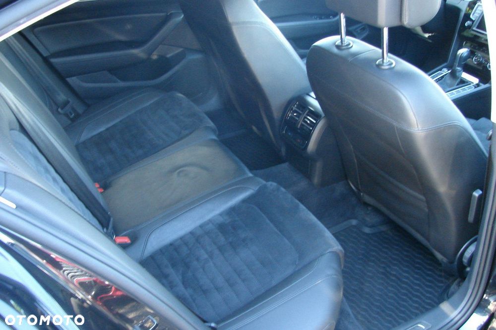 Volkswagen Passat - 10