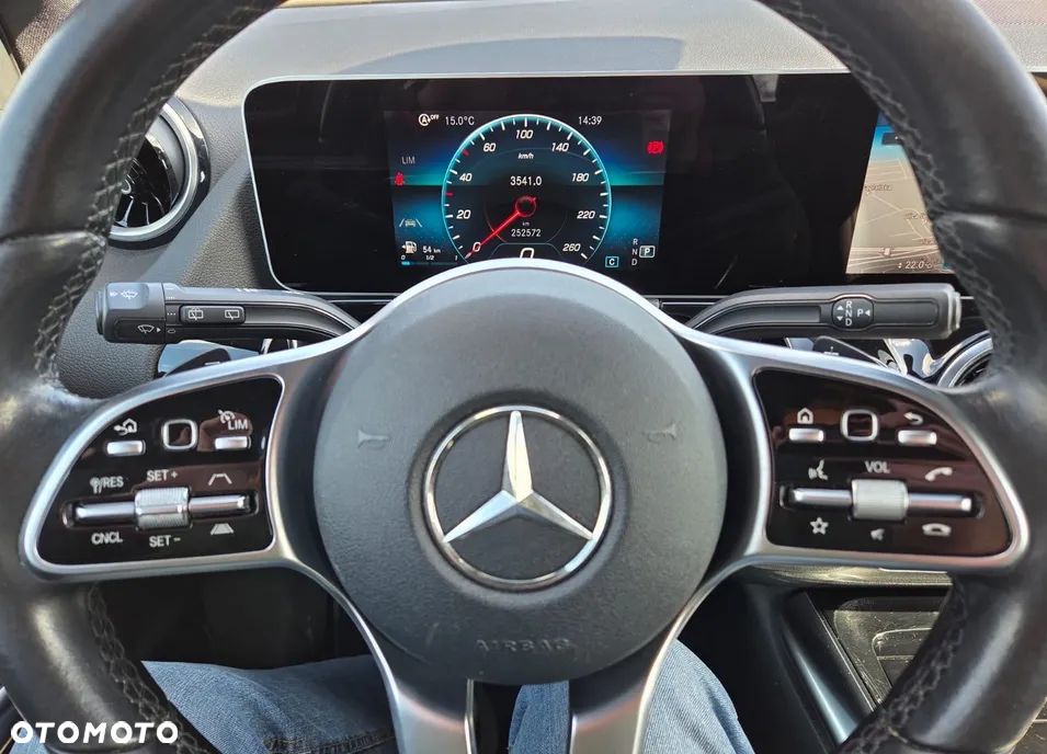 Mercedes-Benz GLA 200 d 8G-DCT - 11