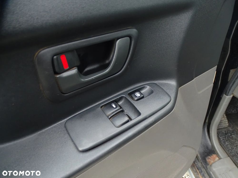 Mitsubishi Pajero - 21