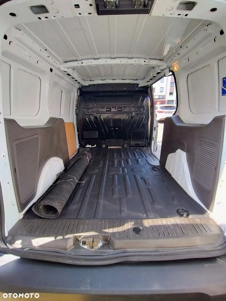 Ford Transit Connect - 12