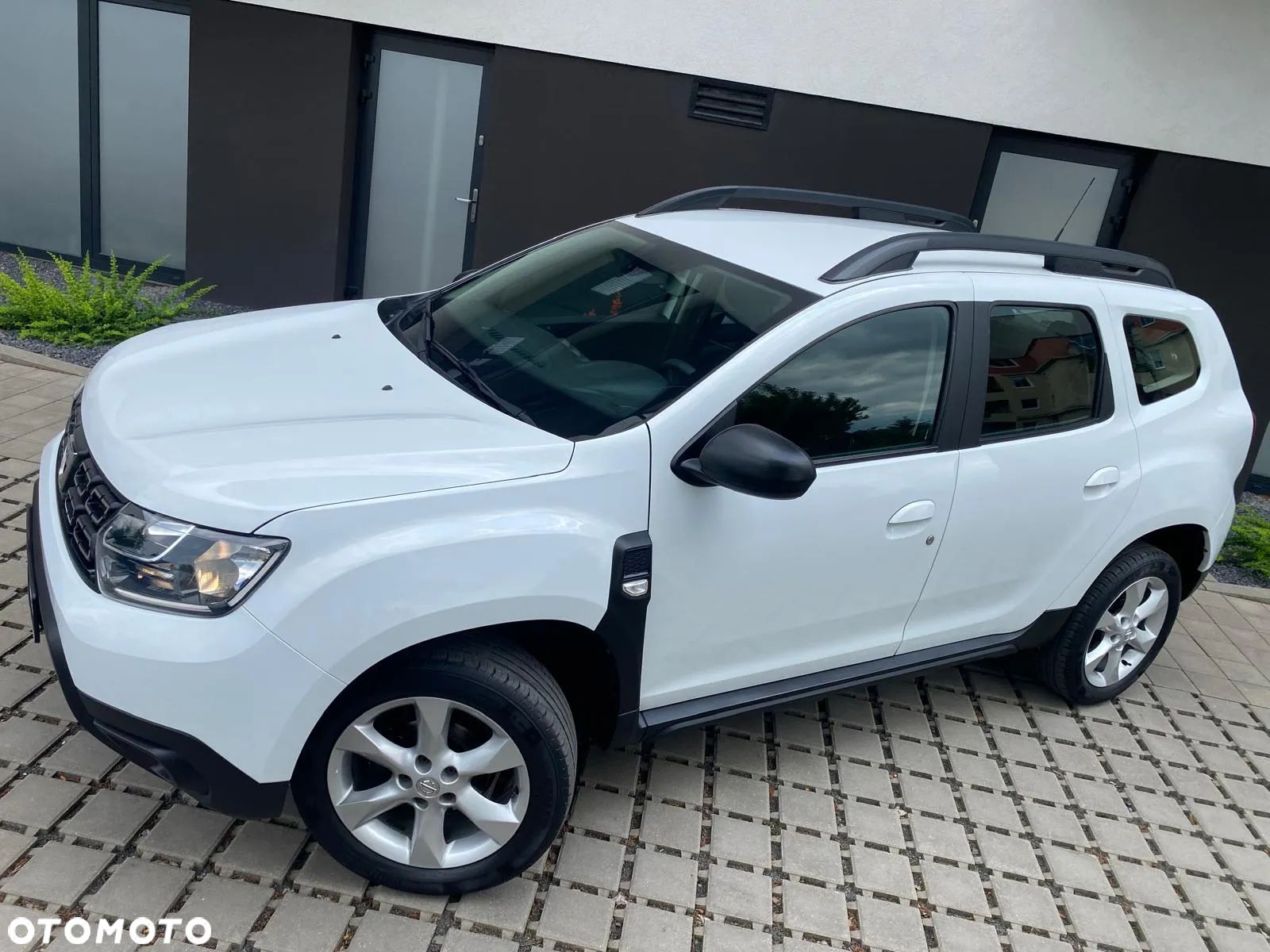 Dacia Duster 1.6 SCe Laureate S&S - 1