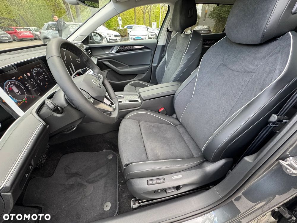 Volkswagen Passat Variant 2.0 TDI SCR Business Plus DSG - 9