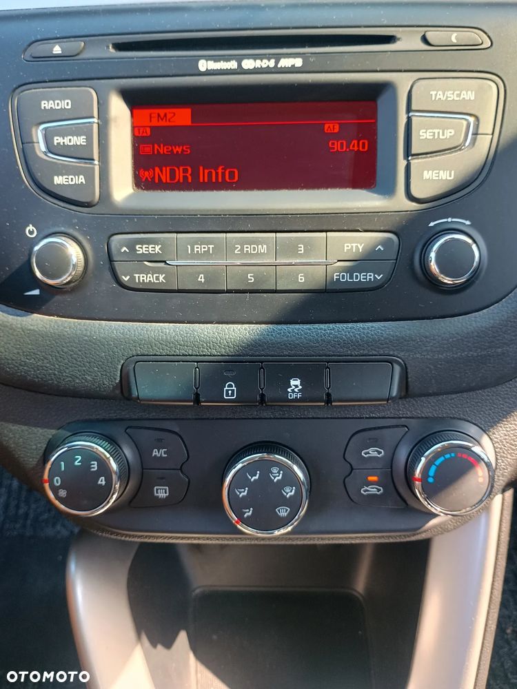 Kia Ceed - 10