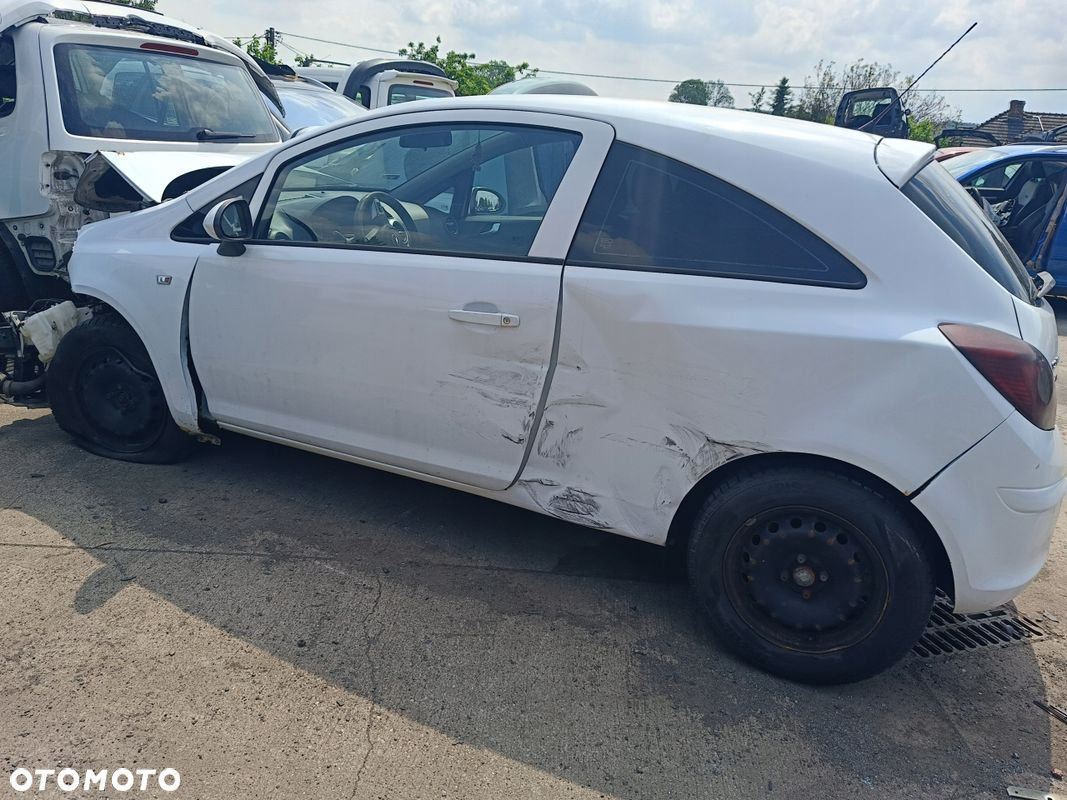OPEL CORSA D 3D ZDERZAK TYŁ Z474 - 8