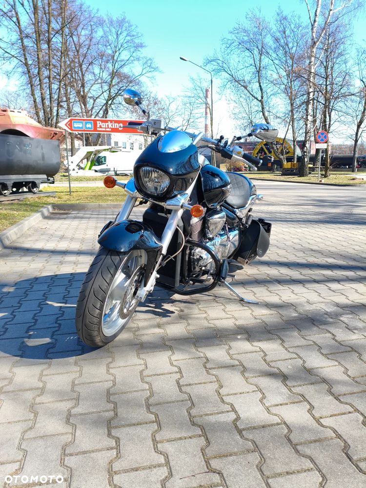 Suzuki Intruder - 8