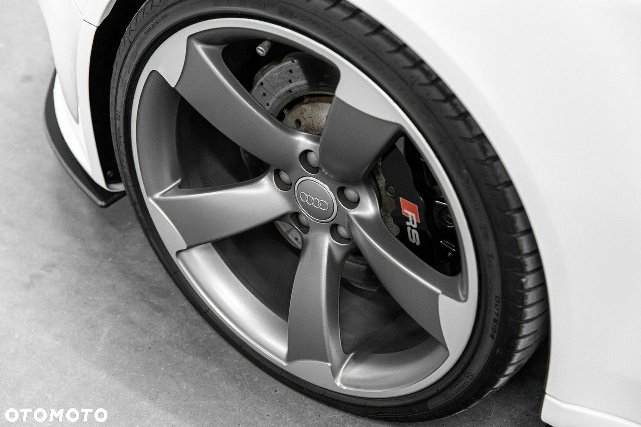 Audi RS4 Avant S tronic - 12