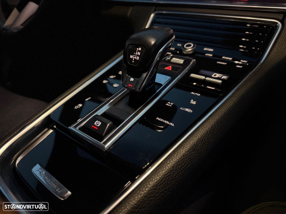 Porsche Panamera 4 E-Hybrid Edition 10 Anos - 9