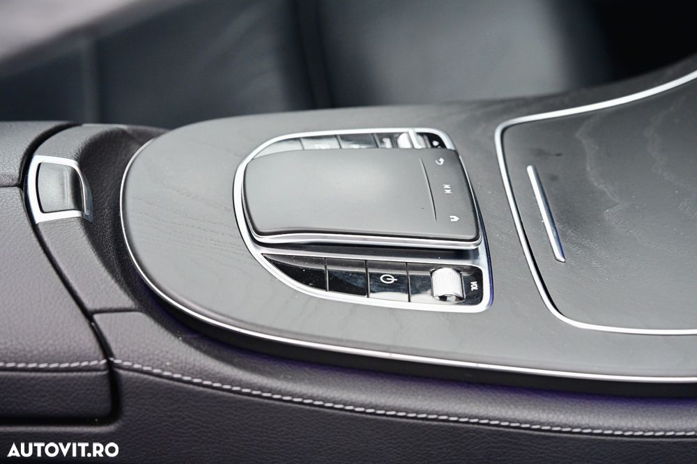 Mercedes-Benz E 300 4MATIC 9G-TRONIC AMG Line - 25