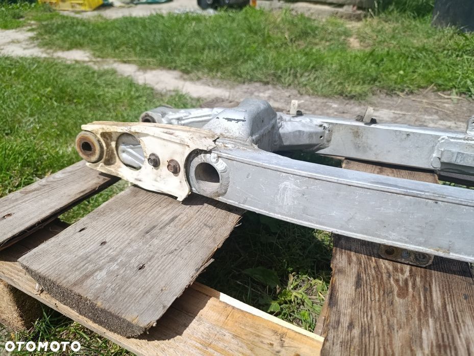 Wahacz Yamaha YZ 125 tył tylni tyl amortyzator prowadnica cross BG - 3