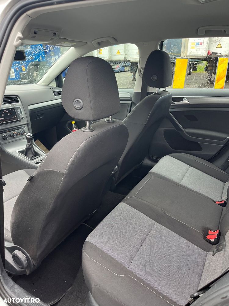 Volkswagen Golf 1.6 TDI DPF Trendline - 10