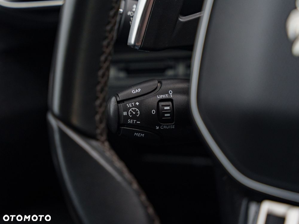 Peugeot 3008 BlueHDi 130 Stop & Start EAT8 Allure - 23